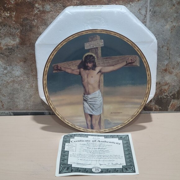 The Crucifixion Plate Robert T Barrett  Life of Christ Bradford Exchange 1994 - Picture 3 of 12